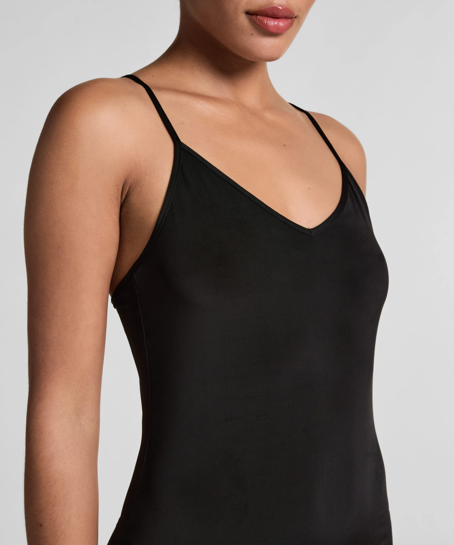 Hunkemöller Fond De Robe Lissant- Noir 2 Hunkemöller Fond De Robe Lissant- Noir – Image 2