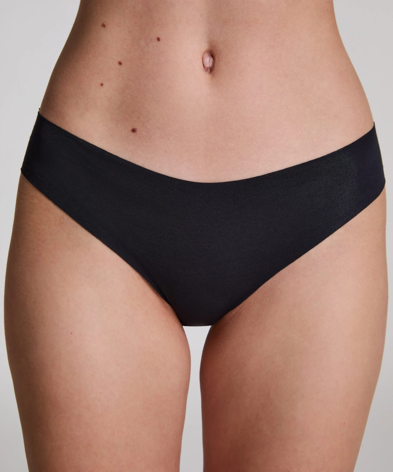Hunkemöller Slip Brésilien Invisible Coton- Noir 2 Hunkemöller Slip Brésilien Invisible Coton- Noir – Image 2