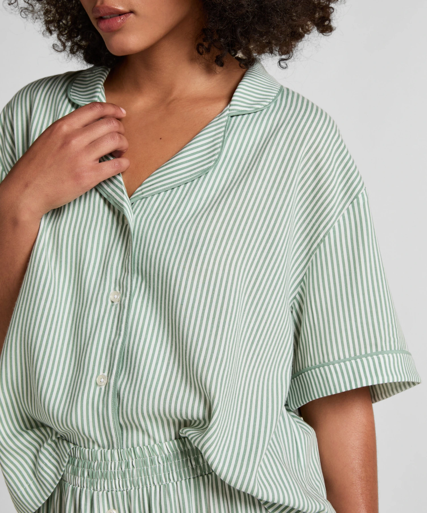 Hunkemöller Veste Tissée à Manches Courtes 2 Hunkemöller Veste Tissée à Manches Courtes – Image 2